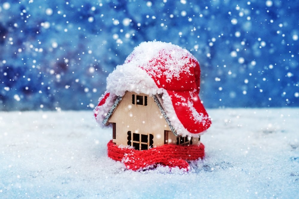 De winterschilder van Schilder Service Middelburg is een expert op het gebied van kozijnen en gevels.